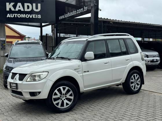 MITSUBISHI PAJERO TR4 2.0 4X4 16V 140CV FLEX 4P AUTOMÁTICO MITSUBISHI PAJERO TR4 2.0 4X4 16V 140CV FLEX 4P AUTOMÁTICO